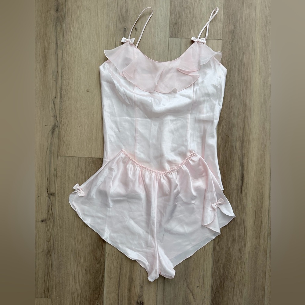 Vintage Erika Taylor Intimates Light Pink Ruffled Satin Bow Night Set